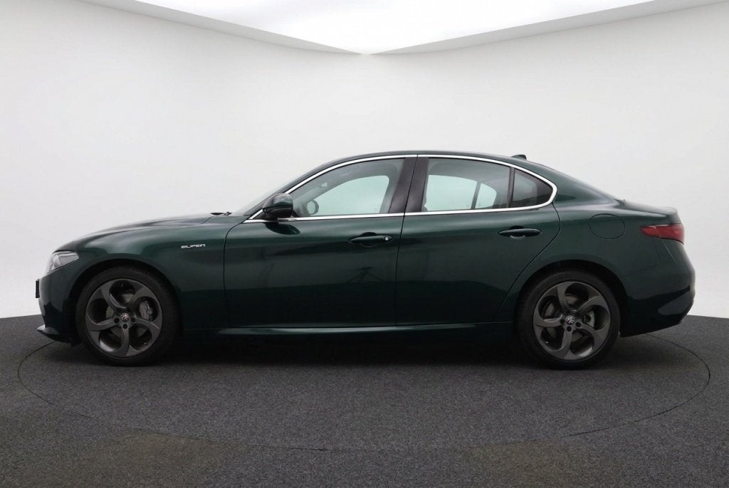 Alfa Romeo Giulia 2.0 Super 200PK Leder l Carplay l Camera l, Auto's, Alfa Romeo, Automaat, Euro 6, 14 km/l, Bedrijf