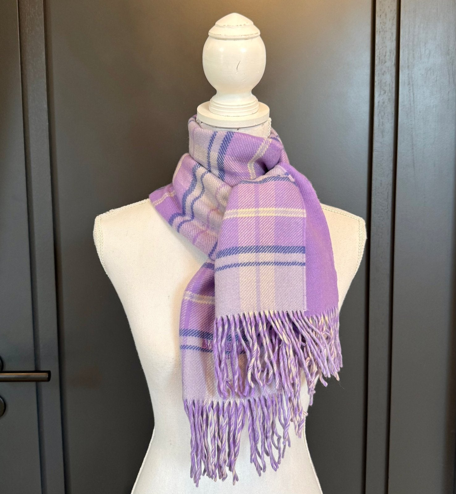 Foto 4 van Balmain Paris lilac geruite wol mix sjaal