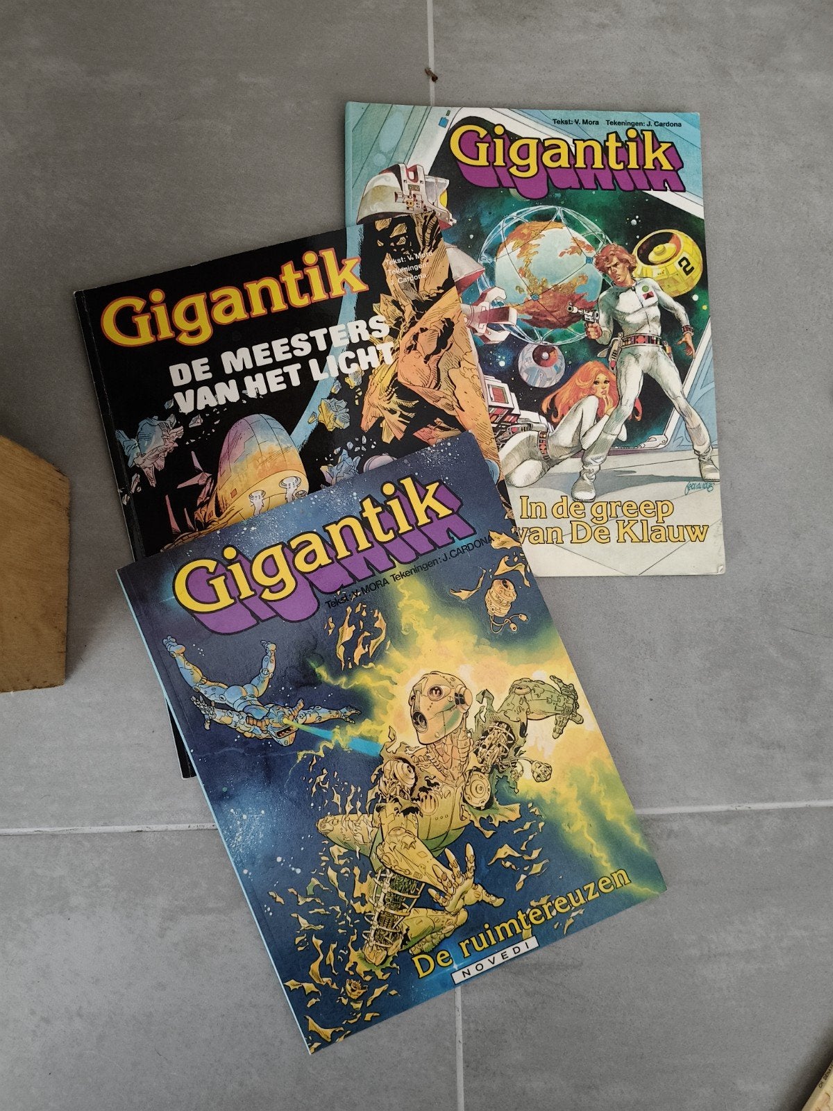 Gigantik stripboeken De Meesters van het Licht, De Ruimter, Meerdere stripboeken, Ophalen of Verzenden, Gelezen, V. Mora, J. Cardona