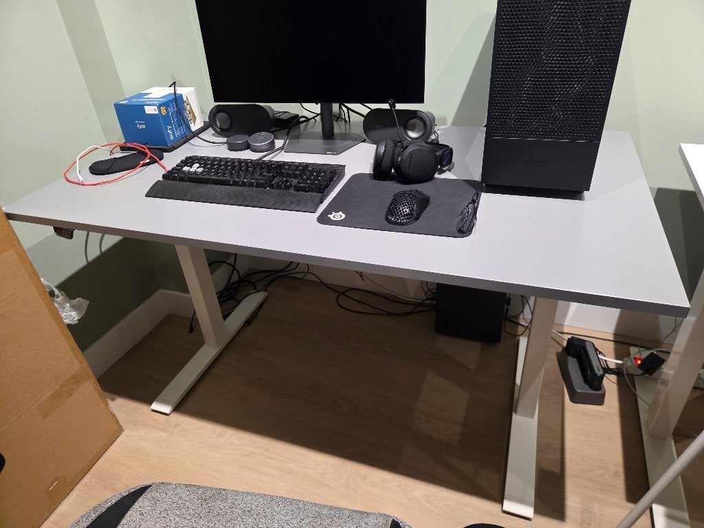 IKEA rodulf sit stand desk 140 x 80 cm, Elektrisch, Ophalen of Verzenden, Zo goed als nieuw, IKEA