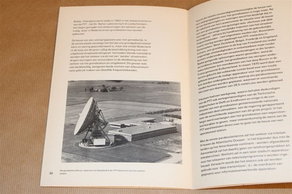 Wereldomvattende Telecommunicatie — PTT Kabels & Satellieten, Ophalen of Verzenden, Gelezen