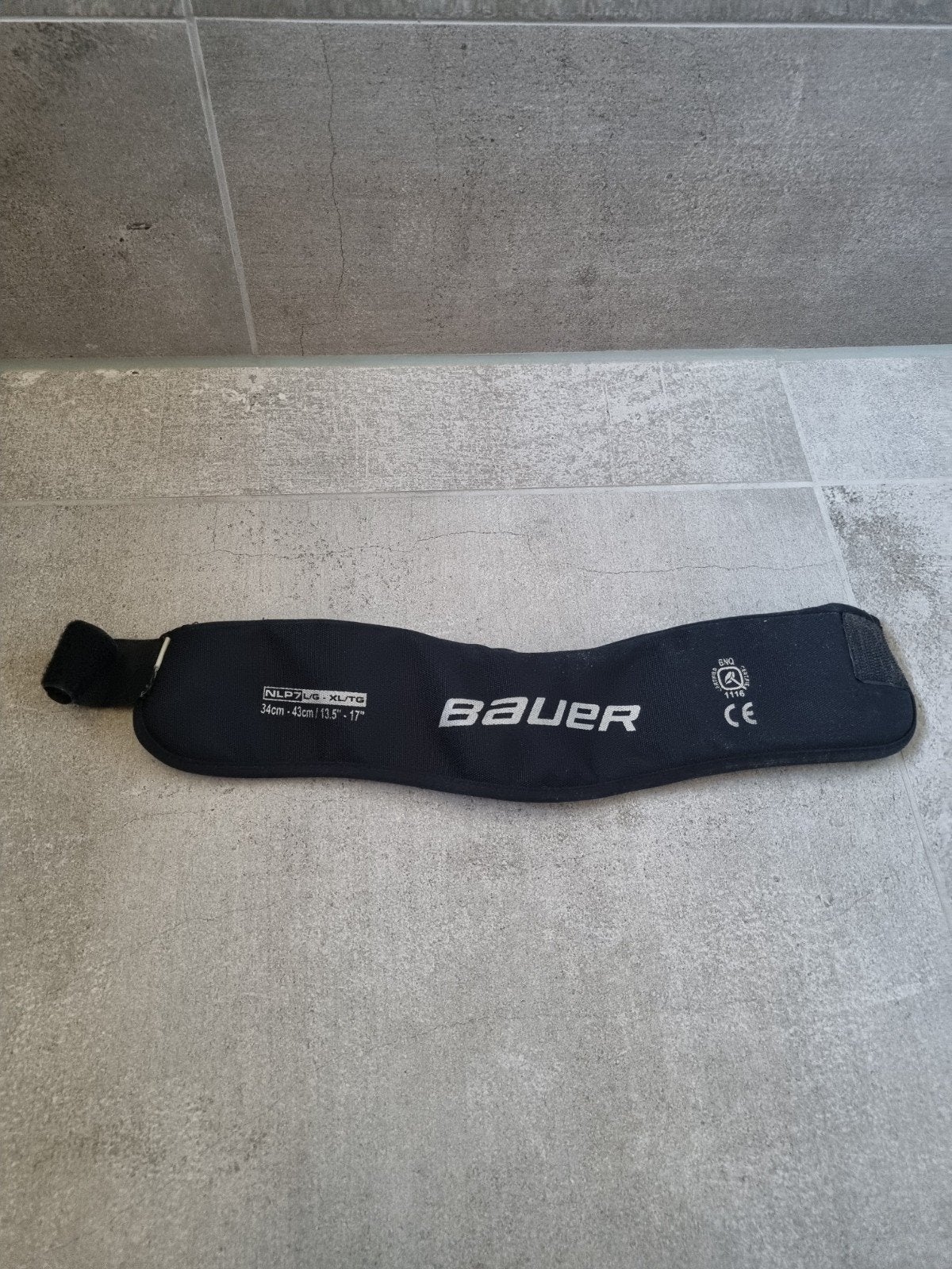 Bauer IJshockey Nekband - Bescherming voor de hals, Sport en Fitness, Ophalen, Gebruikt, Bescherming