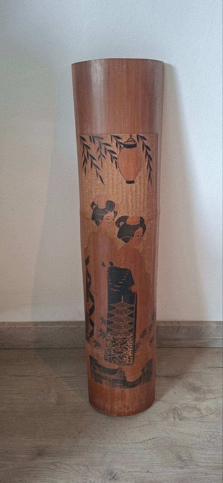 Japanse kunst op bamboe H64/B14 cm
hoogte 64 cm
breedte 14 c, Ophalen, 50 - 100 cm, Wanddecoratie, Scène