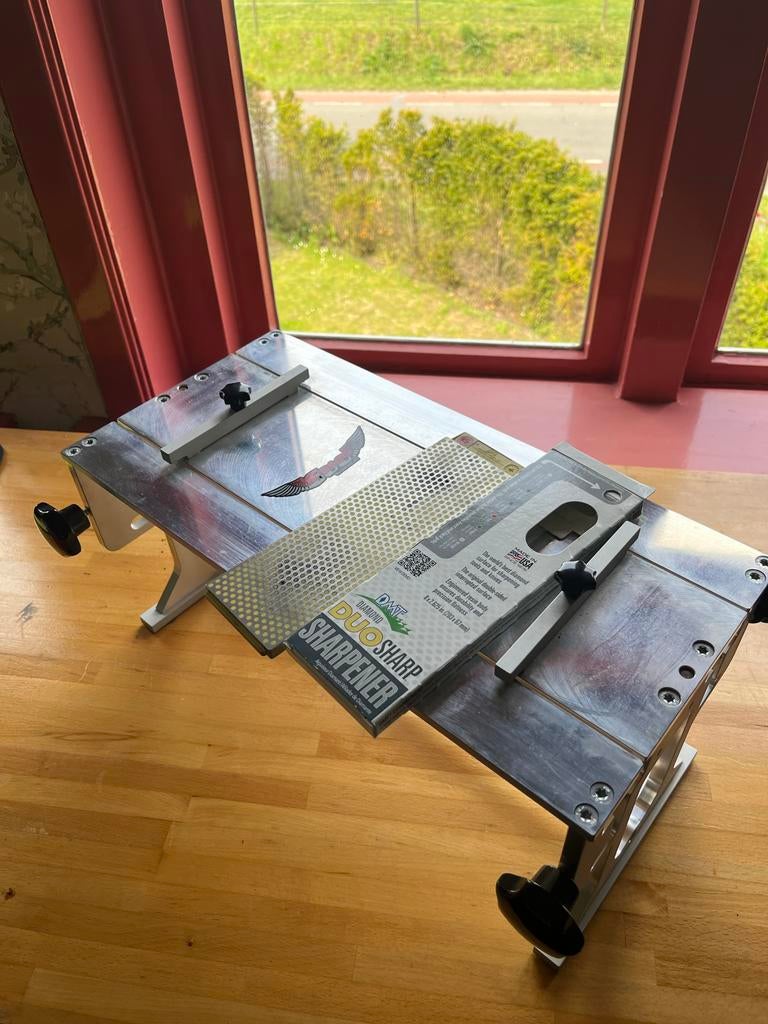 EVO slijptafel schaatsen + DMT DuoSharp diamant slijpsteen, Ophalen of Verzenden, Zo goed als nieuw, 1200 watt of meer, 70 mm of meer