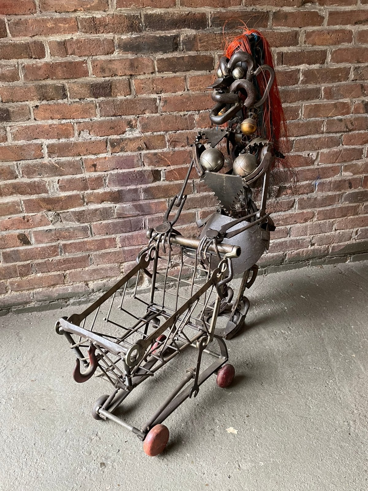 Beeld van ijzer met winkelwagen. / scrap-art / steam punk., Ophalen, Brutalistisch, Handgemaakt, Beeld