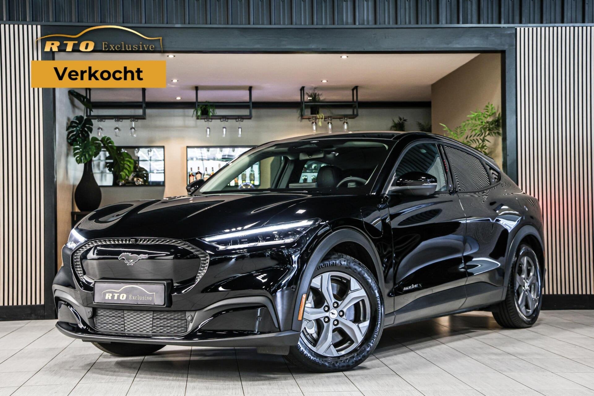 Ford Mustang Mach-E Extended RWD 98 kWh|Leder|Pano|360|B&O, Auto's, Dealer onderhouden, Gebruikt, Met garantie (alle), Zwart