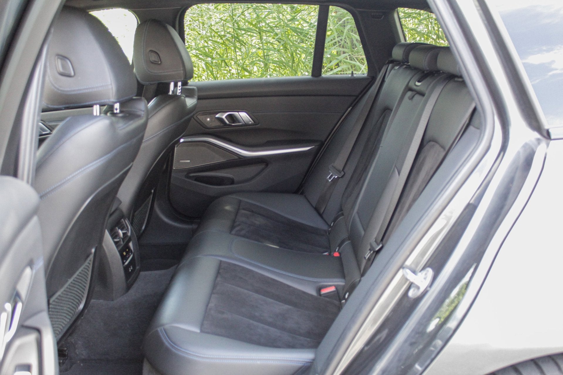 Foto 18 van BMW 3-serie Touring 330e xDrive High Executive - trekhaak -