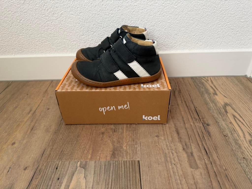 (NIEUW) prachtige ECHT LEDEREN sneakers KOEL barefoot mt  30, Schoenen, Ophalen of Verzenden, Zo goed als nieuw, Jongen