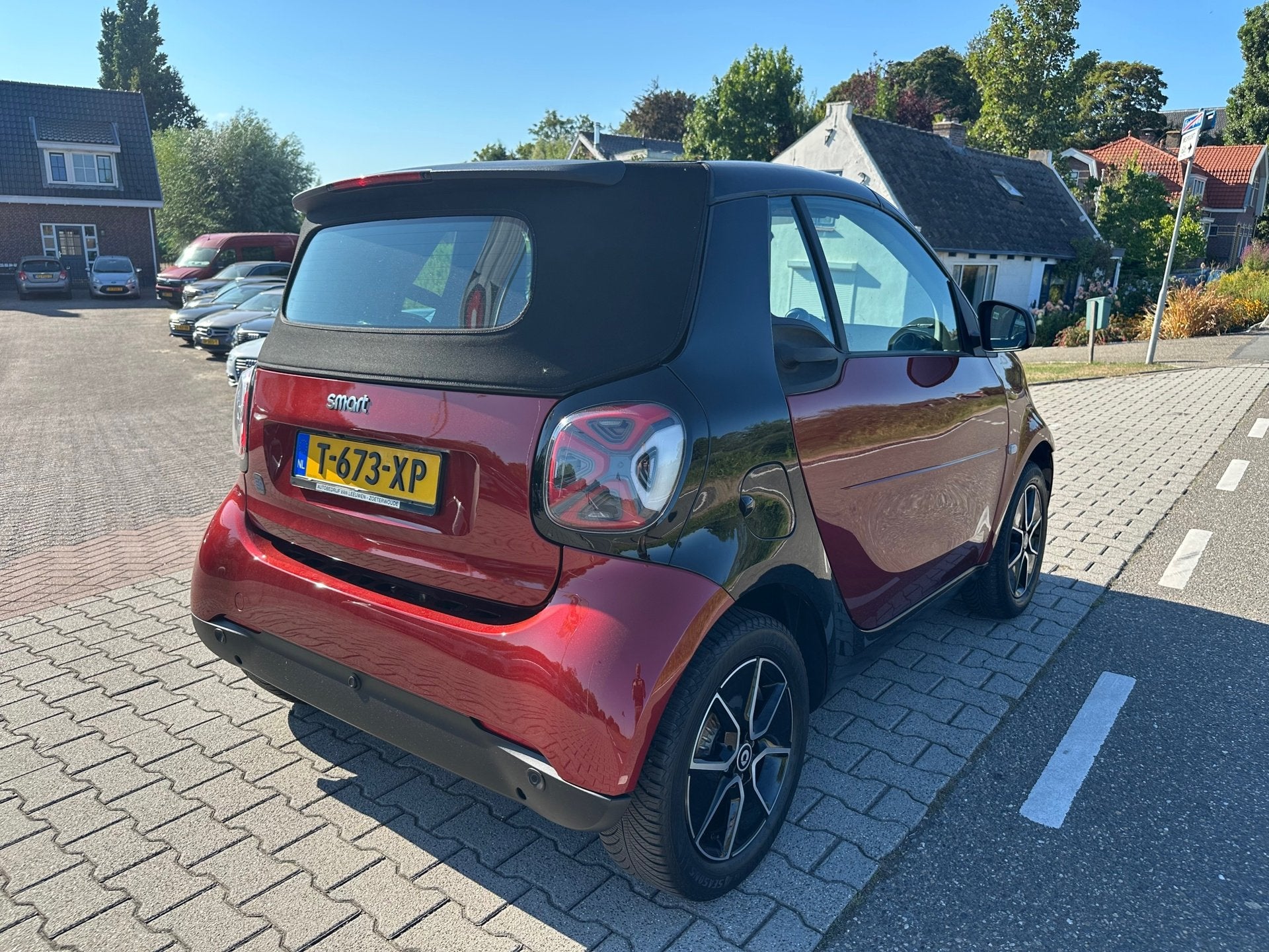 Smart Fortwo cabrio EQ Comfort PLUS 18 kWh, Camera, Stoelver, Auto's, 1025 kg, Gebruikt, Zwart, 82 pk