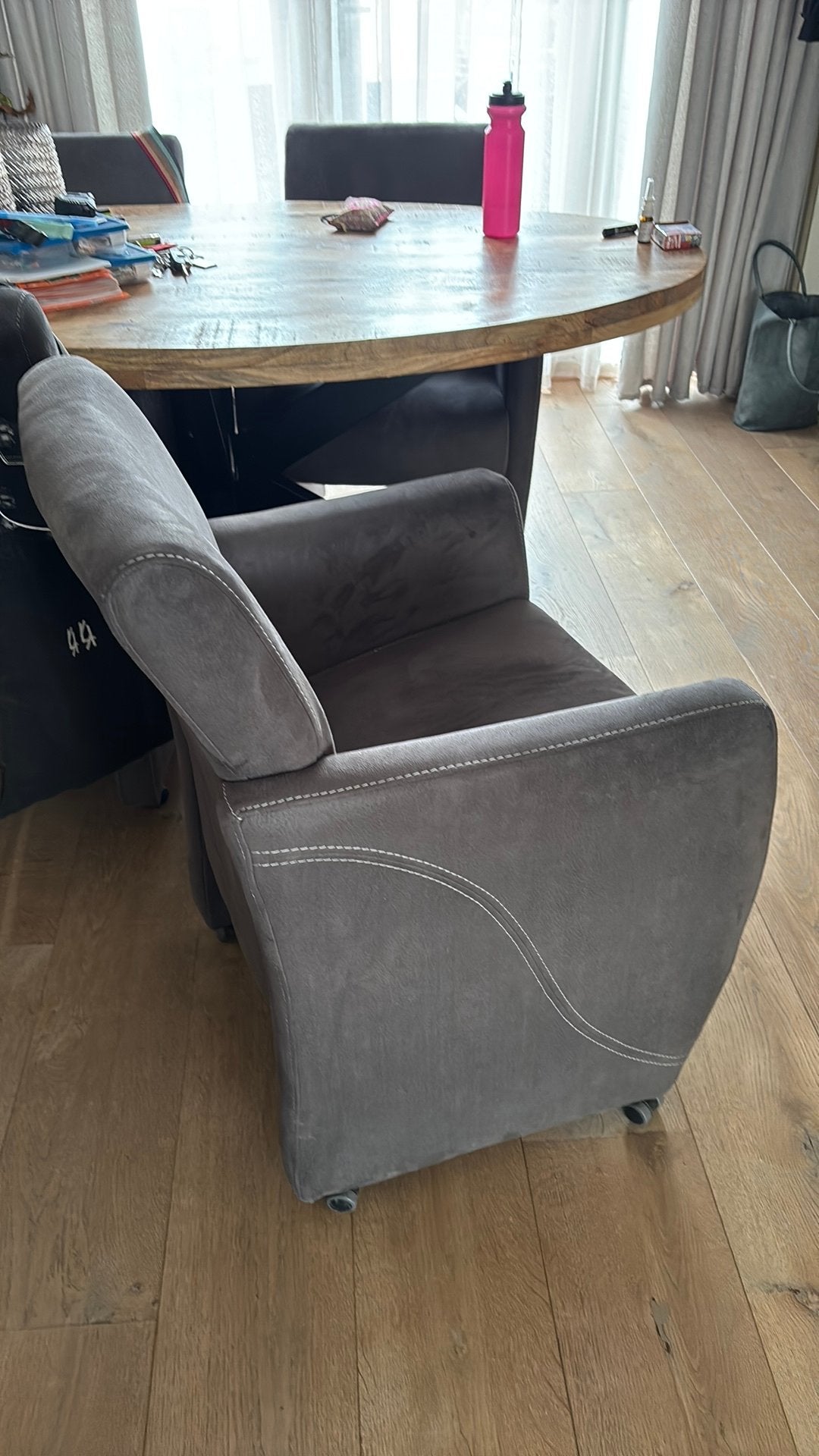 Eetkamerstoelen, taupe. Met wieltjes, Ophalen, Zo goed als nieuw, Overige kleuren, Vier