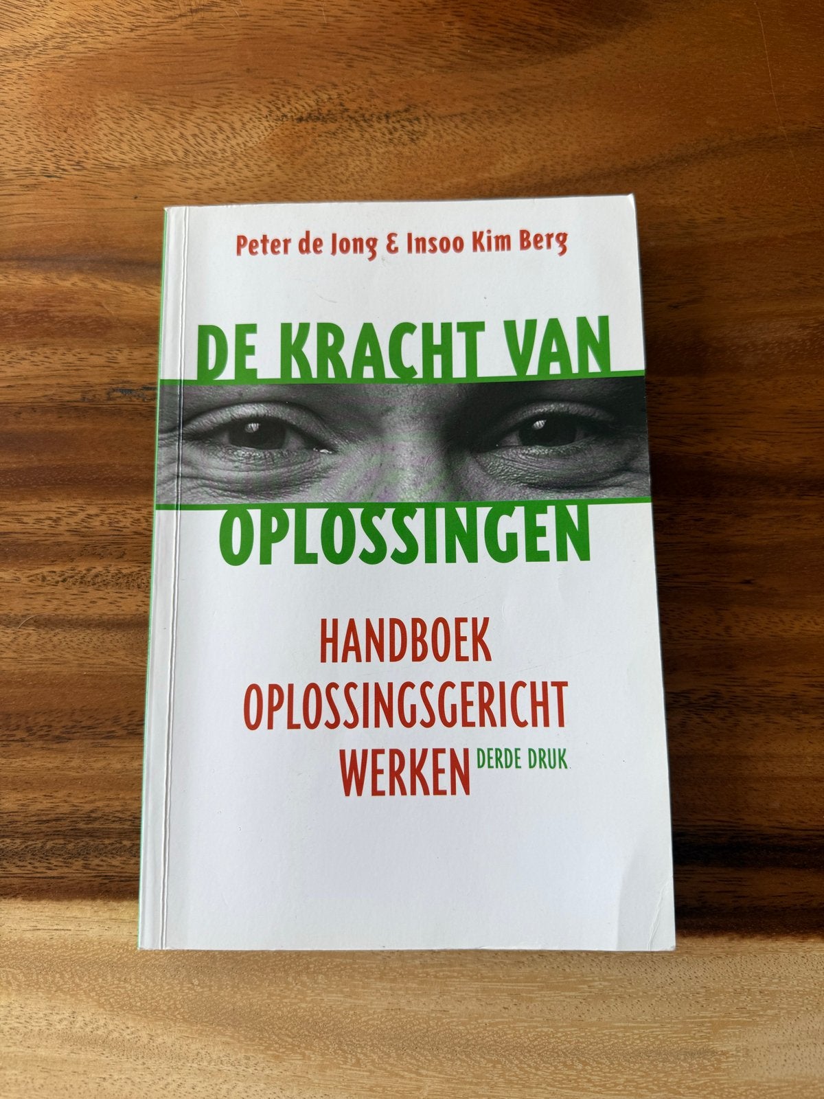 De Kracht van Oplossingen - Handboek Oplossingsgericht Werke, Ophalen of Verzenden, Alpha, Zo goed als nieuw, HBO
