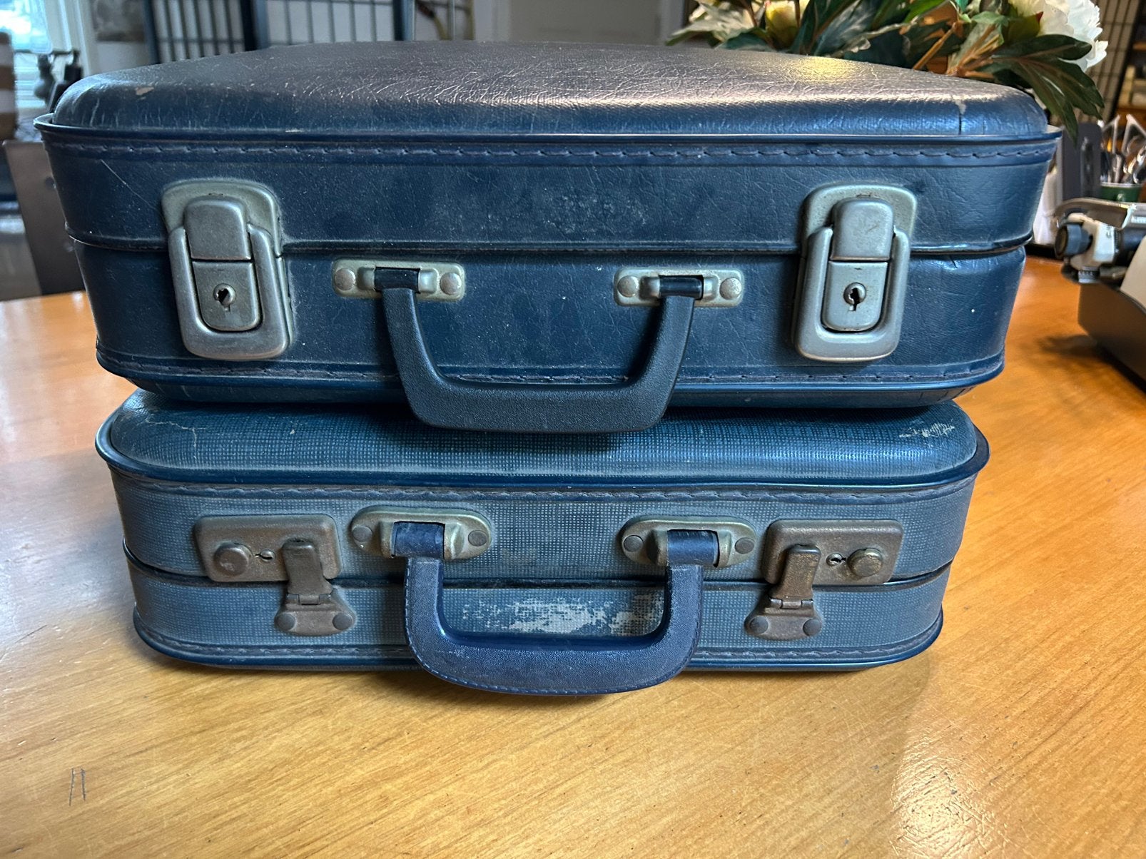 2 kleine klm koffertjes, Ophalen, Overige materialen, Gebruikt, Minder dan 50 cm