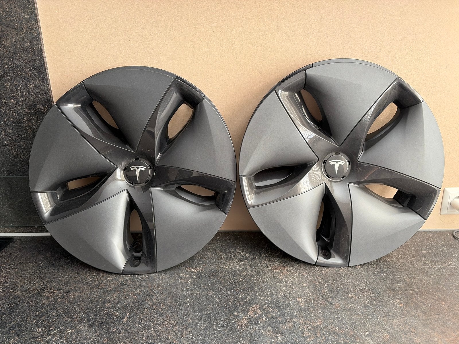 Tesla Model 3 wieldoppen (set van 4), Ophalen of Verzenden, Zo goed als nieuw