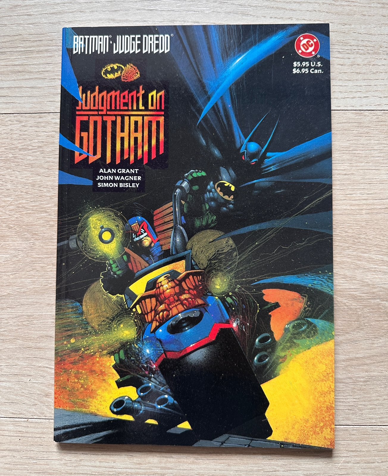 Batman/Judge Dredd: Judgement on Gotham 1991 SC, Boeken, Strips | Comics, Eén comic, Amerika, Ophalen of Verzenden, Zo goed als nieuw