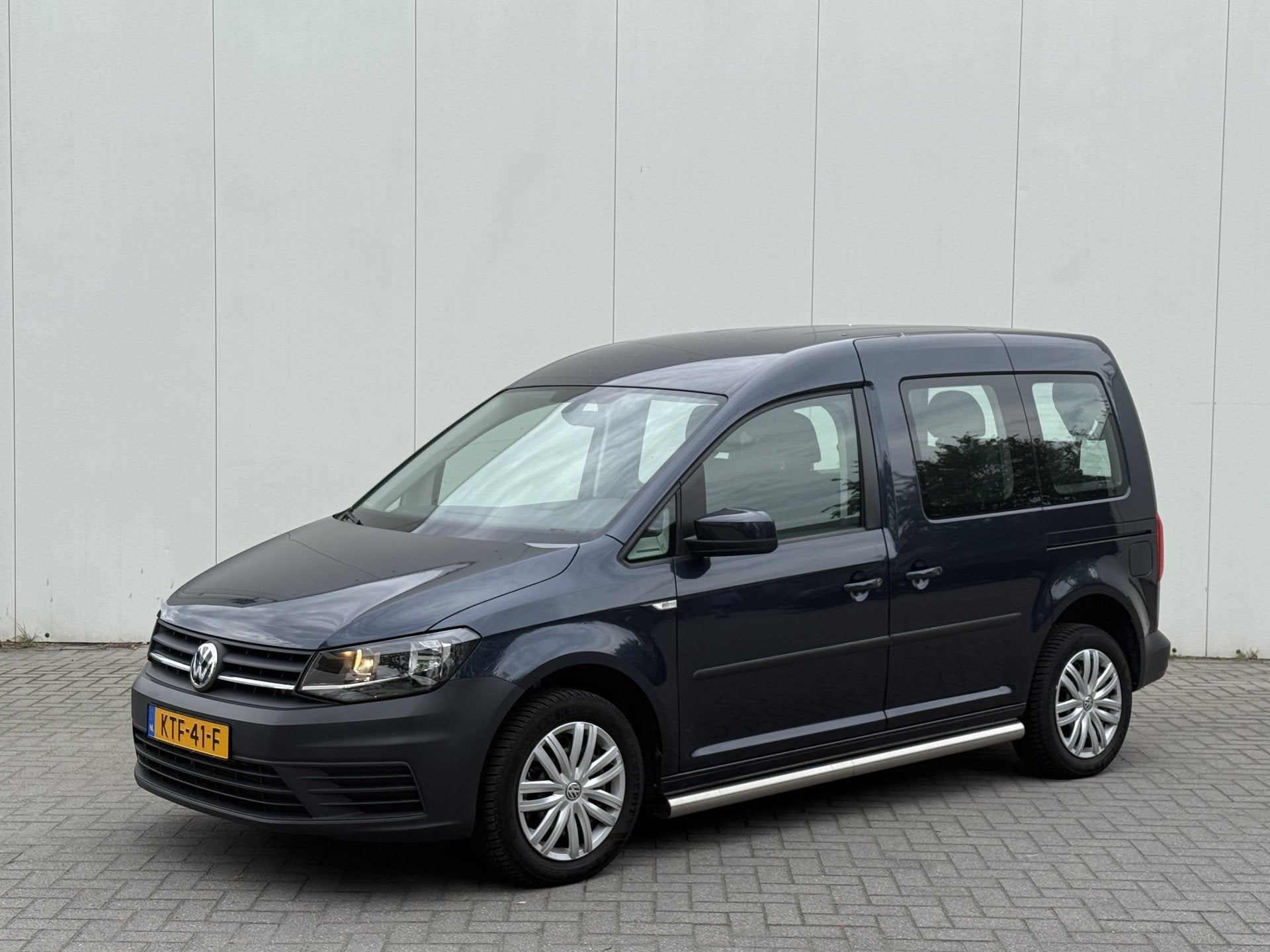 Volkswagen Caddy 1.4 TSI Rolstoelauto Rolstoel voorin - Zelf, Auto's, Dealer onderhouden, 125 pk, Gebruikt, Met garantie (alle)
