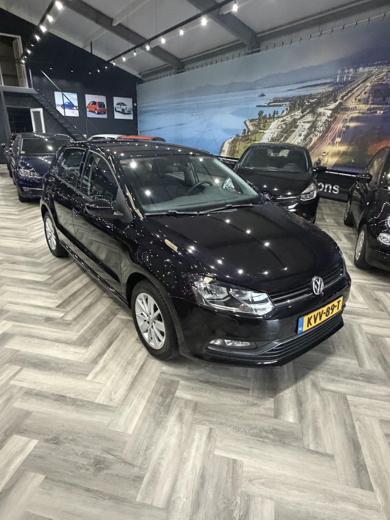 Volkswagen Polo 1.0 Comfortline STOELVERWARMING, Stof, Gebruikt, Euro 6, Zwart