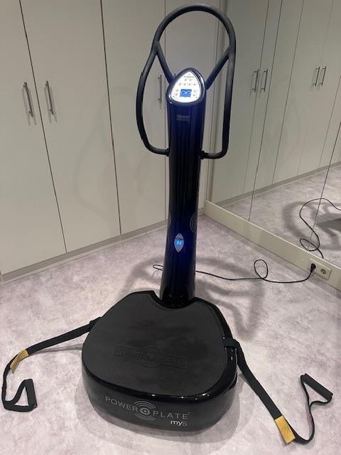 Originele PowerPlate My 5 zwart(Slechts enkele keer gebruikt, Sport en Fitness, Ophalen, Trilplaat, Zo goed als nieuw, Benen