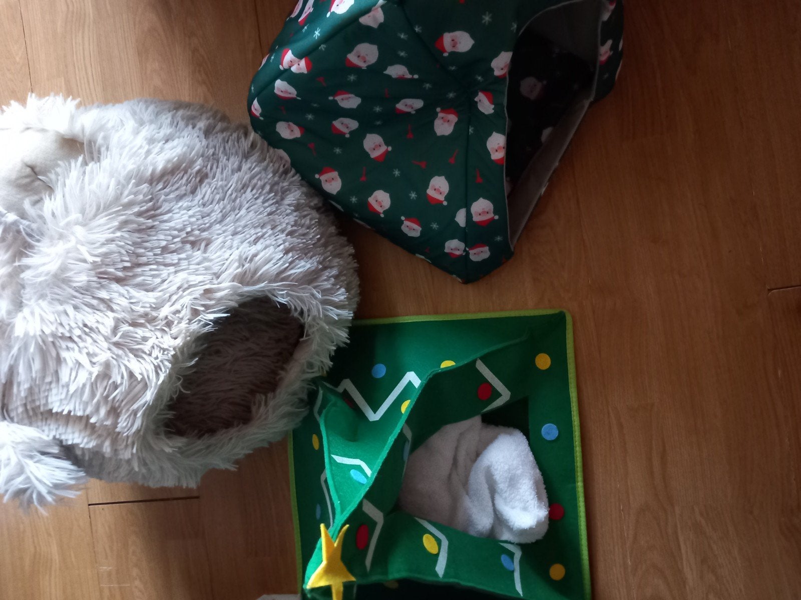 3 kattenhuisjes Nieuw en kattenspeelgoed nieuw en zgan, Ophalen, Nieuw