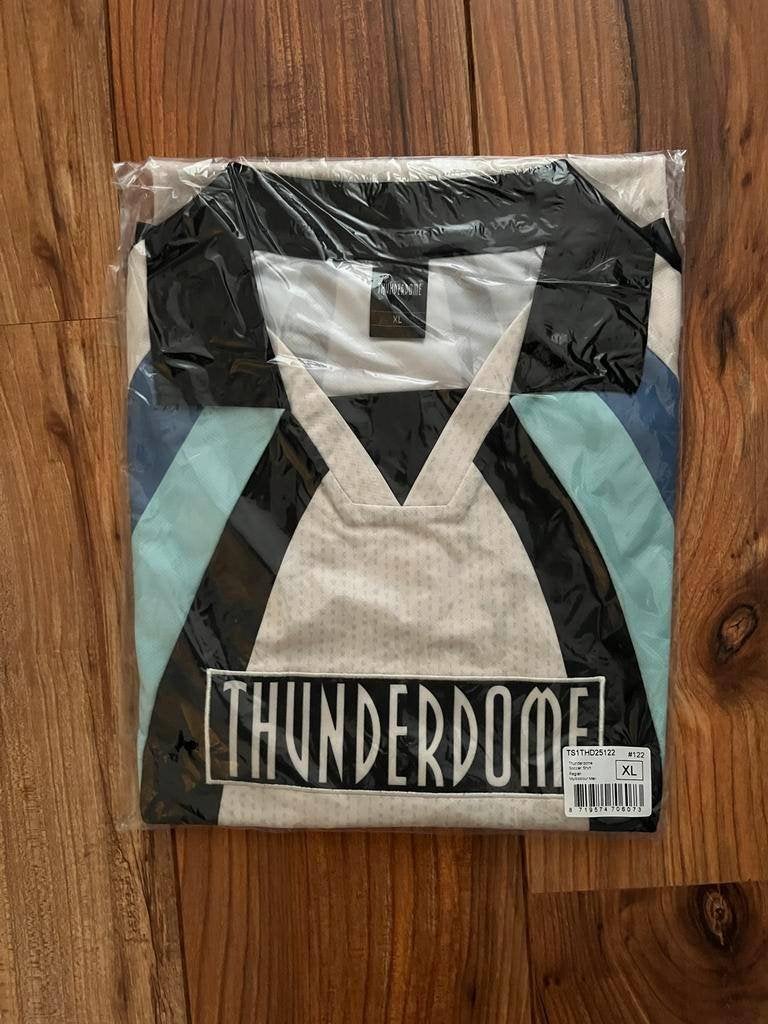Thunderdome x Dominator Soccer Shirt Voetbalshirt (XL) Nieuw, Kleding | Heren, T-shirts, Ophalen of Verzenden, Nieuw, Maat 56/58 (XL)
