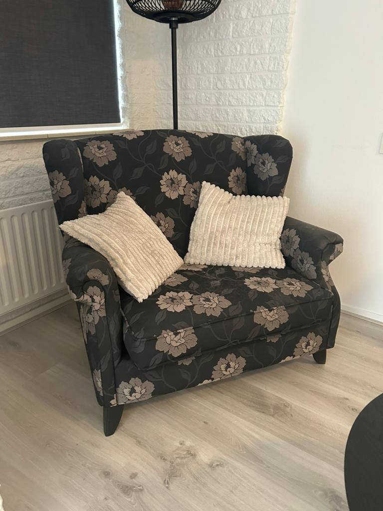Leuke loveseat, Tweepersoons, 75 tot 100 cm, Ophalen of Verzenden, Zo goed als nieuw
