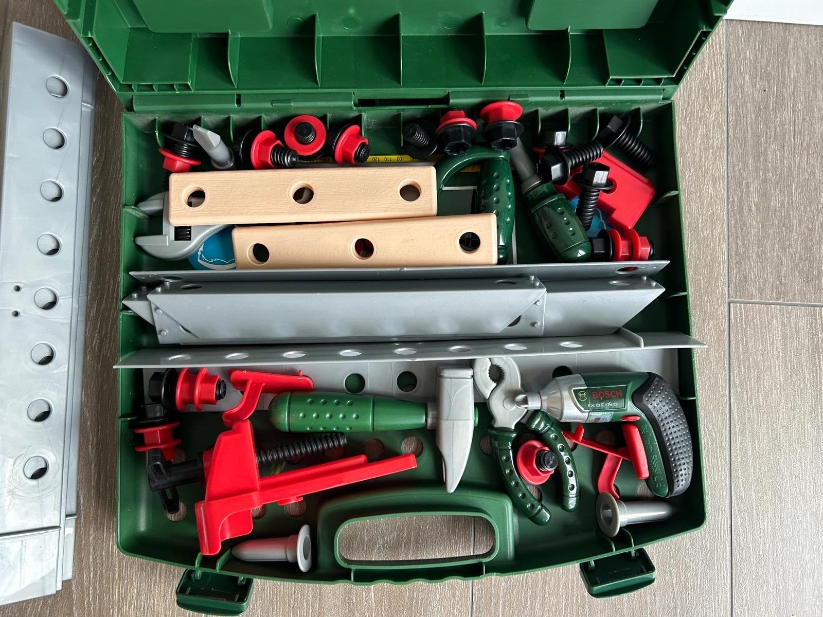 Bosch speelgoed gereedschapskoffer/werkbank met boormachine, Ophalen of Verzenden, Gebruikt, Met geluid