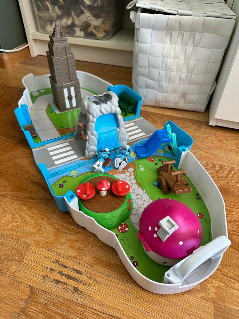 Jakks Pacific NYC smurfen speelset + figuren en accesoires, Ophalen of Verzenden, Gebruikt, Verschillende Smurfen