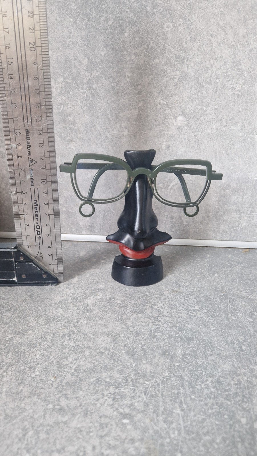 Kunstzinnige brilhouder in de vorm van een gezicht, Overige stijlen, Ophalen of Verzenden, Metaal, Gebruikt