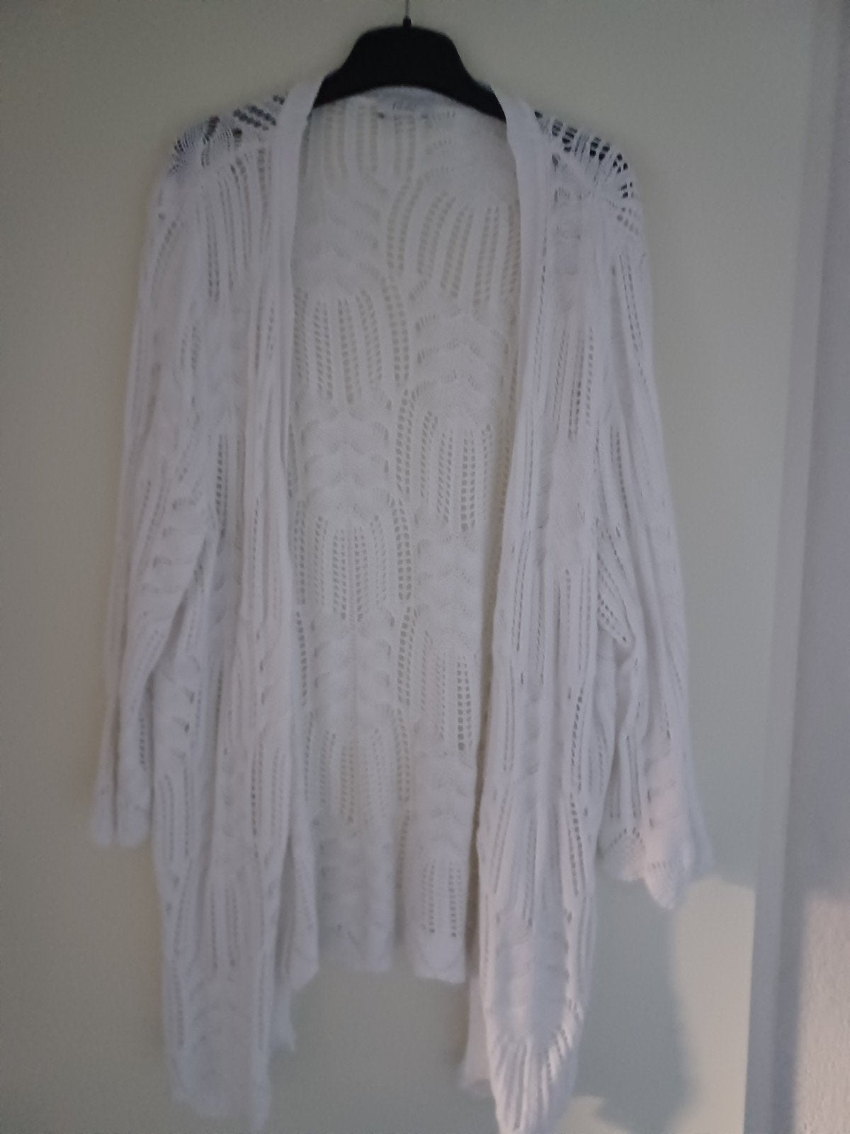 Wit vestje ong mt 42/ 44, Kleding | Dames, Truien en Vesten, Maat 42/44 (L), Ophalen of Verzenden, Zo goed als nieuw, Paola
