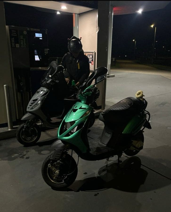 Piaggio Zip 2t sp 70cc h2o ( ook teruil), Ophalen, Zo goed als nieuw, Tweetakt, Zip