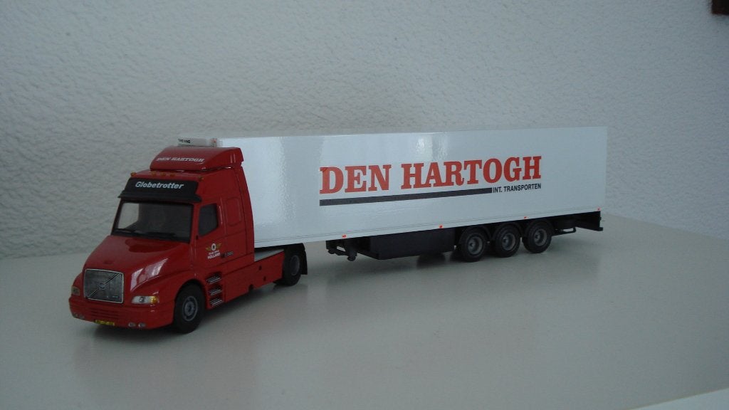 VOLVO FH 12 Trekker met Oplegger DEN HARTOGH, Hobby en Vrije tijd, Modelauto's | 1:50, Ophalen of Verzenden, Zo goed als nieuw