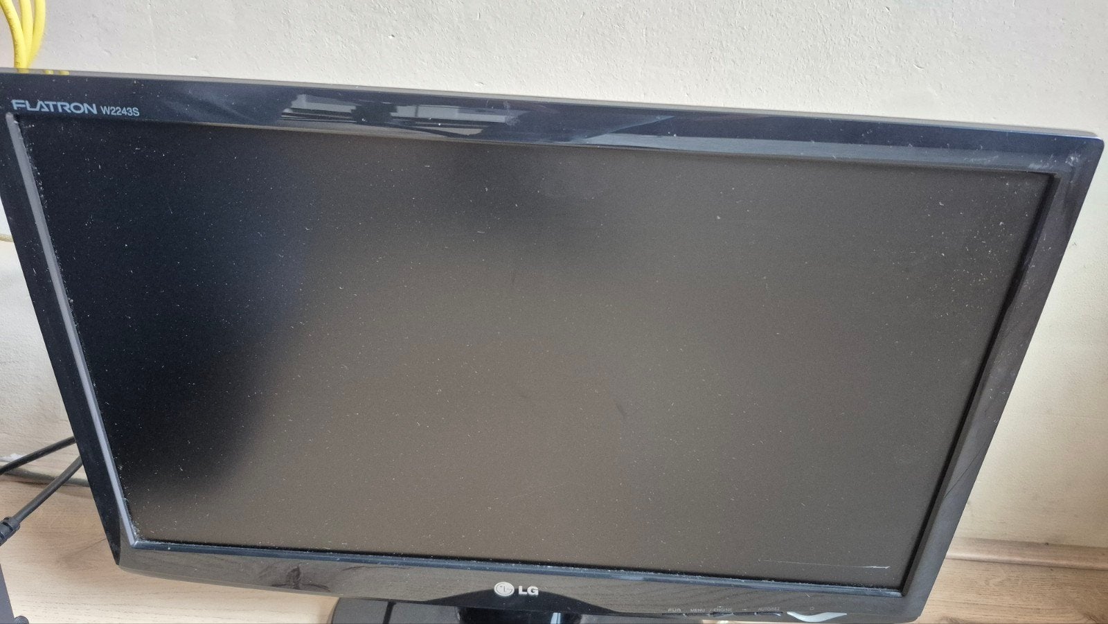 LG FLATRON W2243S-PF, Ophalen, 60 Hz of minder, IPS