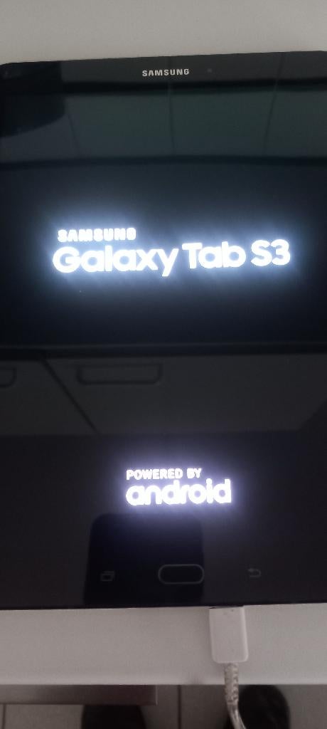 galaxy tab S3 incl. keyboard + hoesjes, 10 inch, S3, Ophalen of Verzenden, Zo goed als nieuw