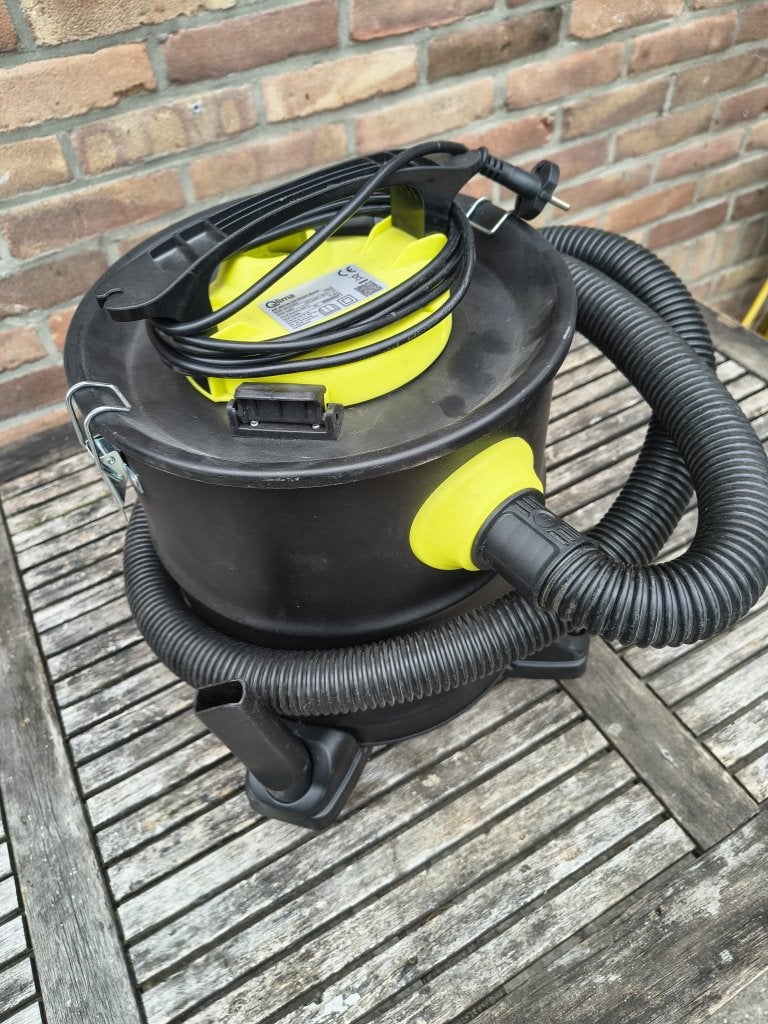 Roet/aszuiger., 6 m³ of meer, Ophalen