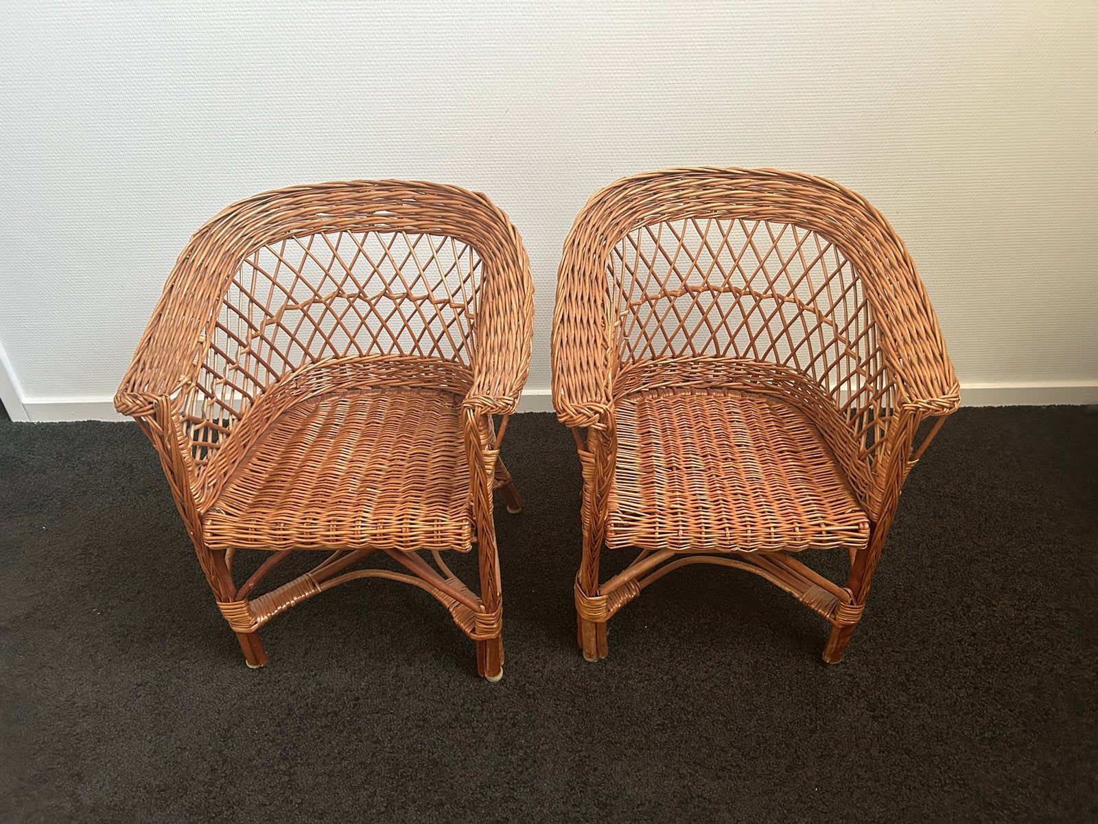 Rieten kinderstoelen, Ophalen