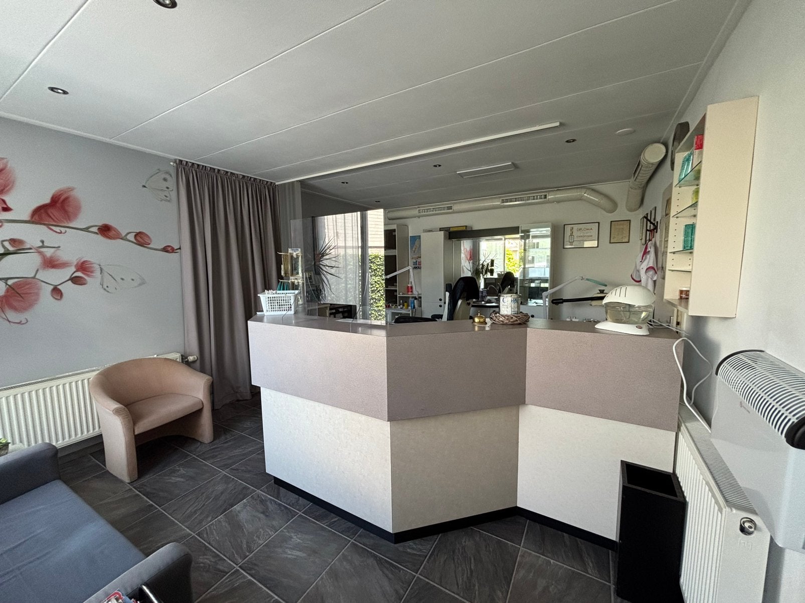 Complete inrichting schoonheidssalon, t.e.a.b. bijna gratis., Ophalen, Gebruikt, Overige typen