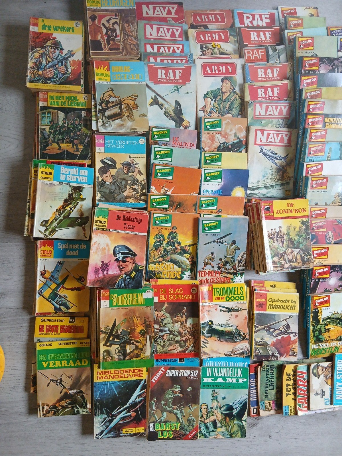 ALLEEN OPHALEN/ vintage 243 oorlogs  mini  & maxi strip, Ophalen, Tweede Wereldoorlog, Gelezen