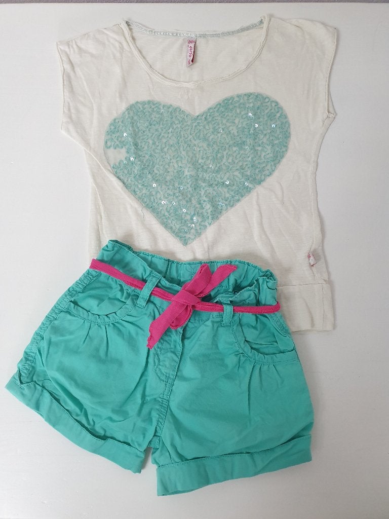 Zomer setje, shirt met hart en kort broek, maat 140, Gebruikt, Meisje, Ophalen of Verzenden, Didi