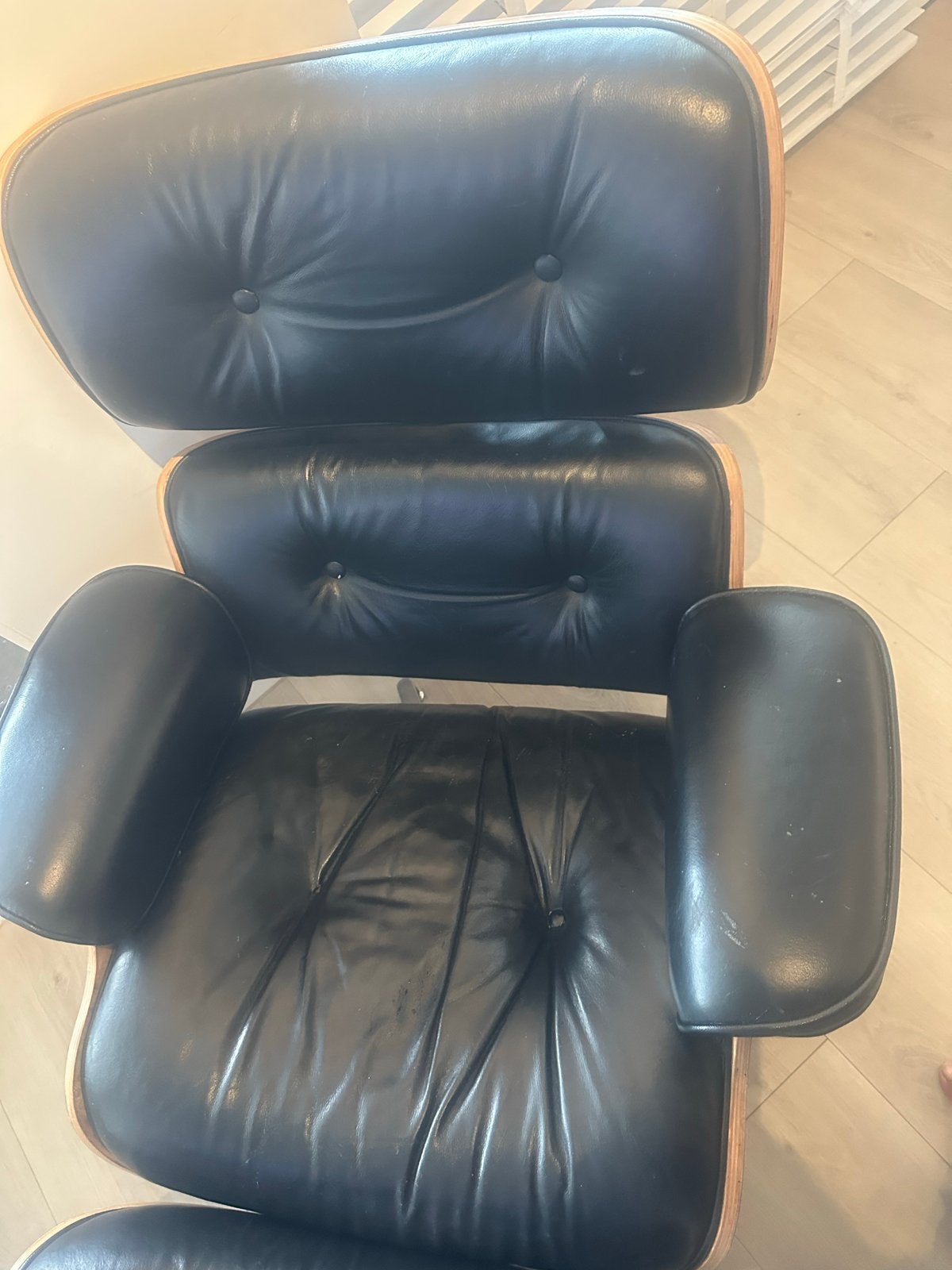 Relaxstoel met voetenbank - Zwart leer en hout, Gebruikt, Zwart, Leer, Ophalen of Verzenden