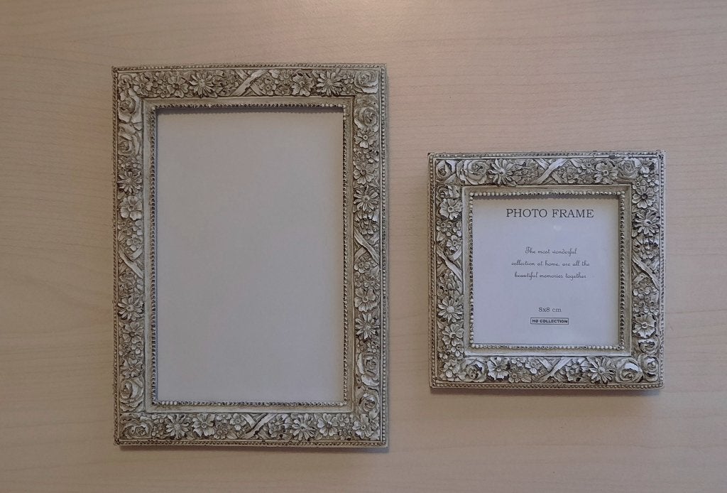 2 BROCANTE FOTOLIJSTJES 10x15 /15x10 en 8x8 cm POLYRESIN, Audio, Tv en Foto, Fotografie | Fotolijsten, Zo goed als nieuw, Standaard fotolijst