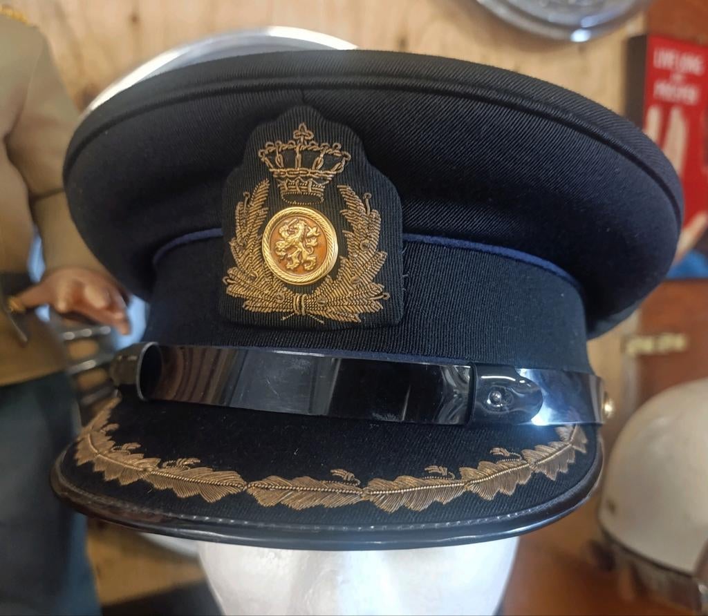 Oude fraaie platte pet, Nederlands Officier, Stad Parijs, Ophalen of Verzenden, Landmacht, Nederland, Helm of Baret