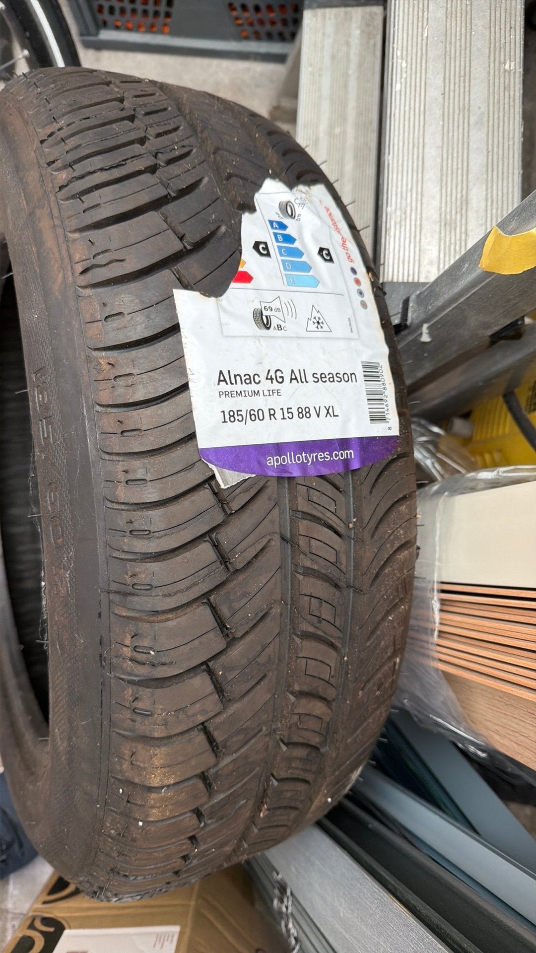 Nieuwe michelin band, Ophalen, Nieuw