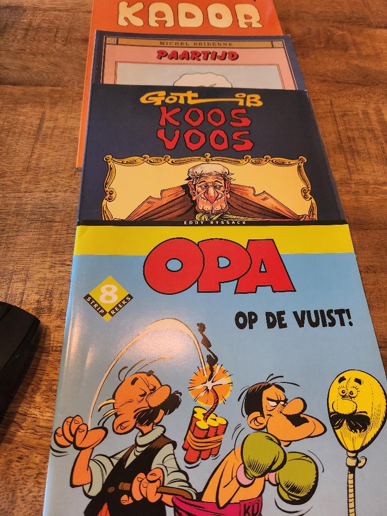 Strips De Stamgasten, FC Knudde en meer humor, Meerdere comics, Ophalen of Verzenden, Gelezen, Europa