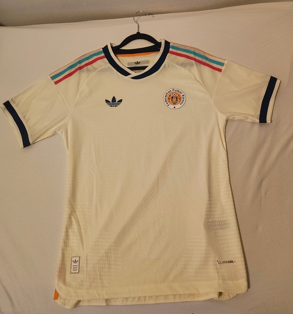 Curaçao WK 2026 uitshirt spelerversie, Sport en Fitness, Voetbal, Maat S, Ophalen of Verzenden, Nieuw, Shirt