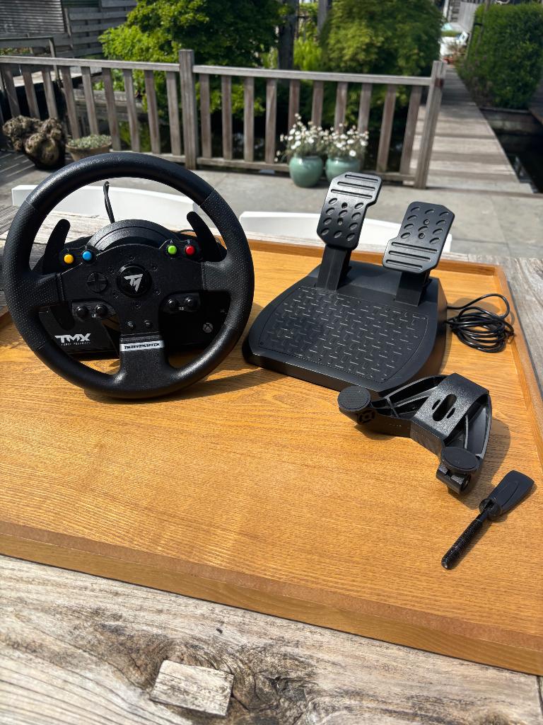 Thrustmaster TMX force feedback race-stuur, Computers en Software, Ophalen of Verzenden, Zo goed als nieuw, Thrustmaster/Logitech