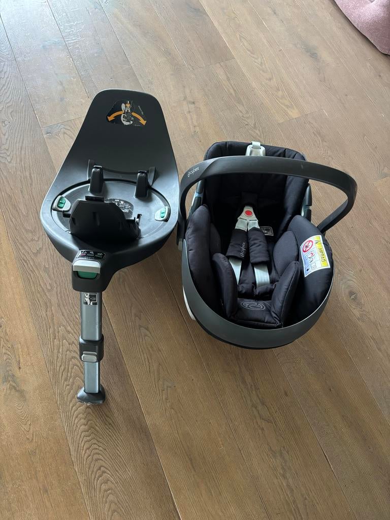 Cybex Cloud Z i-Size autostoel - Deep Black met Base Z, Kinderen en Baby's, Autostoeltjes, Slaapstand, Zo goed als nieuw, Isofix