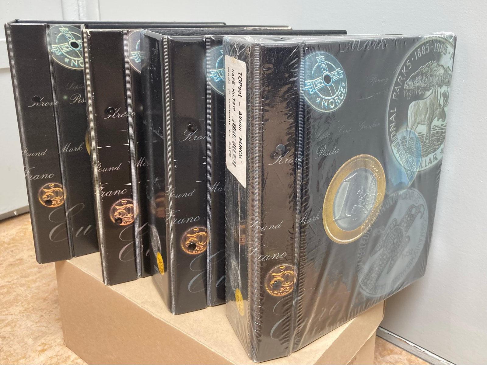 4x Safe “Topset” Euromunt albums 7817 voor 95 series, Postzegels en Munten, Ophalen of Verzenden, Verzamelmap