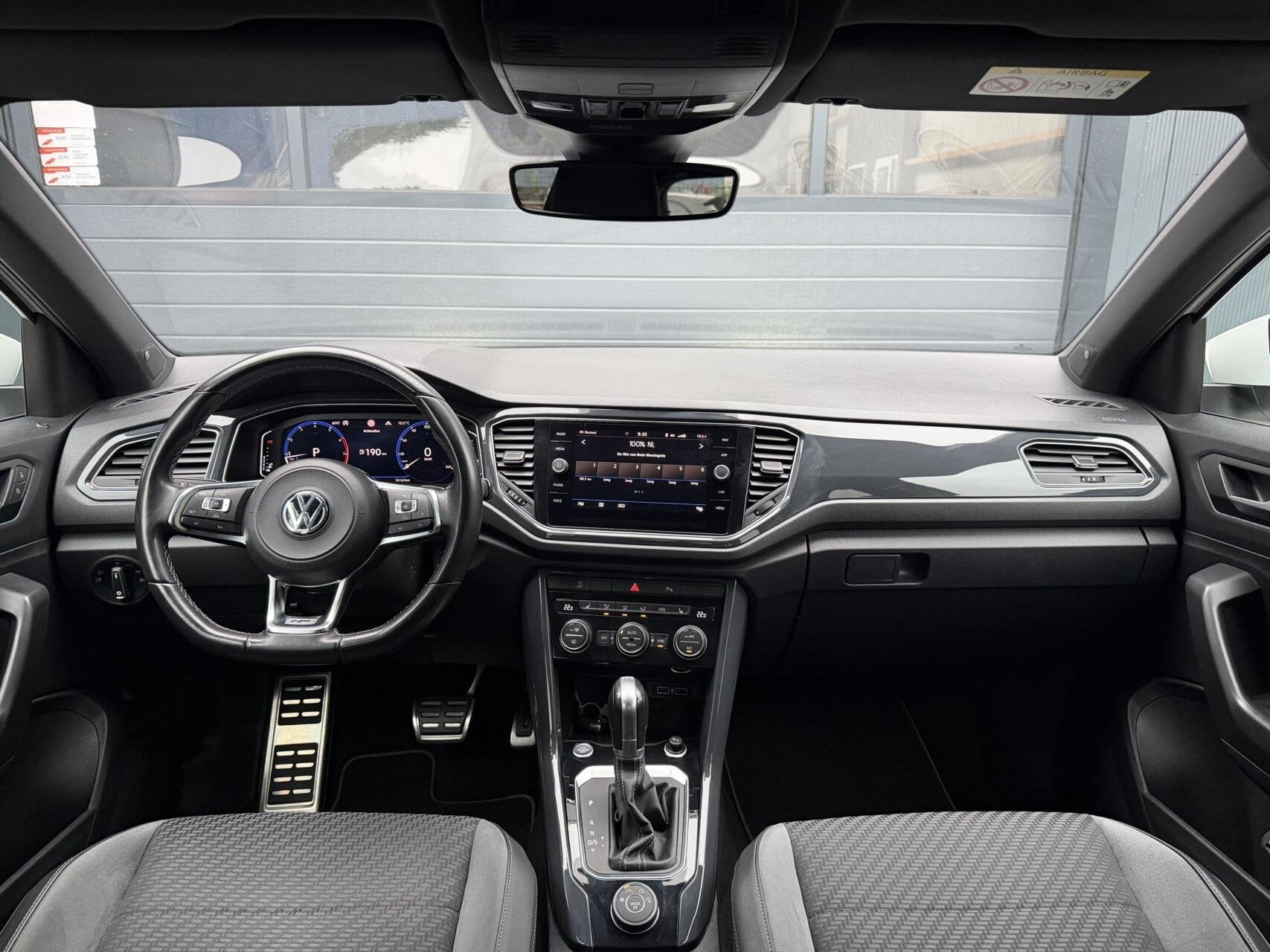 Volkswagen T-Roc 2.0 TSI 4Motion Sport R Line | Pano | ACC, Auto's, Automaat, 15 km/l, Gebruikt, Euro 6