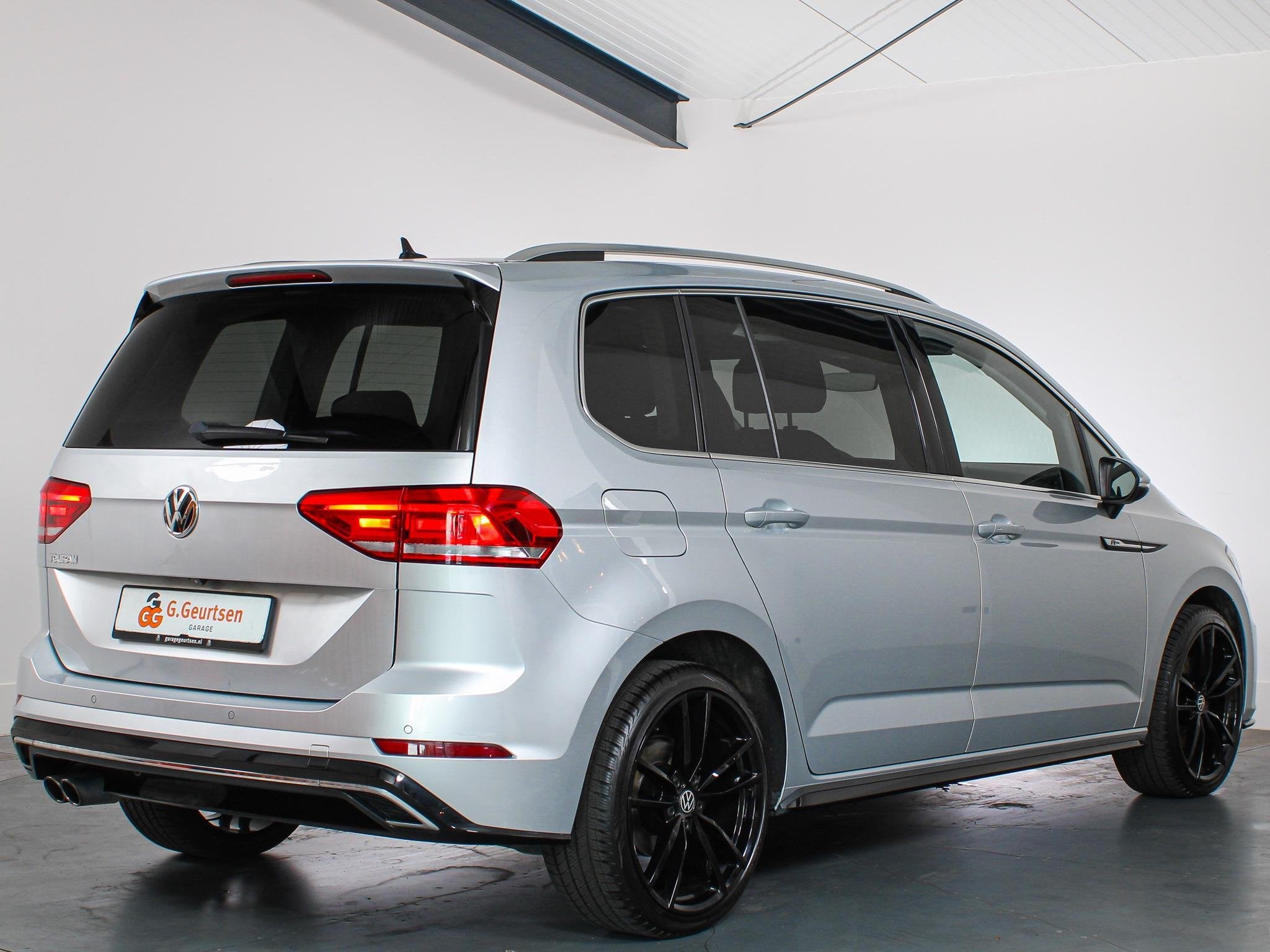 Volkswagen Touran 1.4 TSI Highline R-line, 7-Persoons, Trekh, Gebruikt, 4 cilinders, 150 pk, 7 stoelen