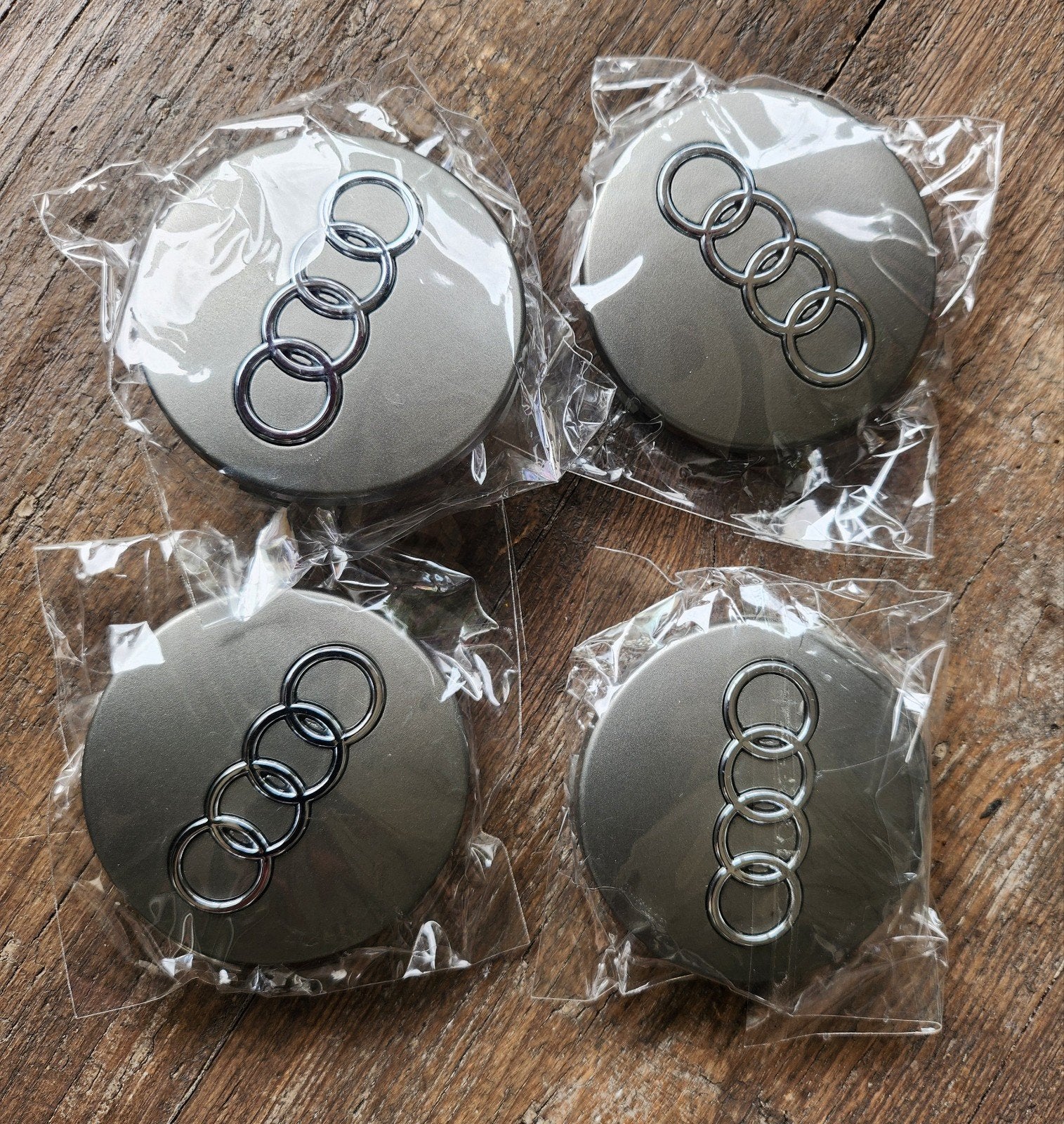 Nieuwe Audi Naafdoppen 60 mm, Auto diversen, Wieldoppen, Ophalen of Verzenden, Nieuw