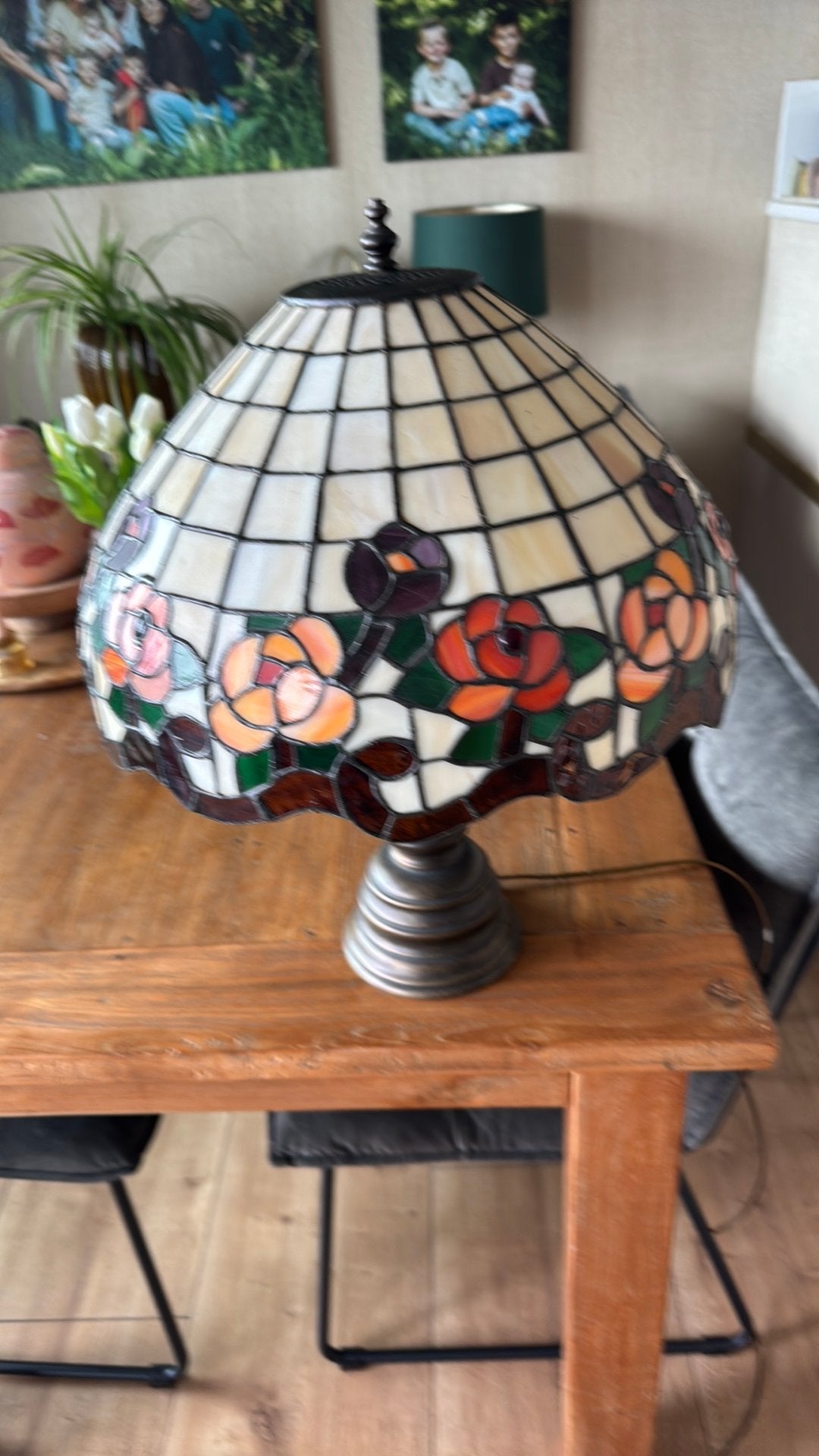 Glas in lood lamp op poot  " tiffany" model, Antiek en Kunst, Ophalen of Verzenden